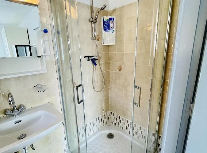 Louis Petite Maison *